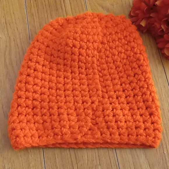 ⭐️ Host Pick ⭐️ Handmade | Burnt Orange Crocheted Hat - Picture 2 of 6